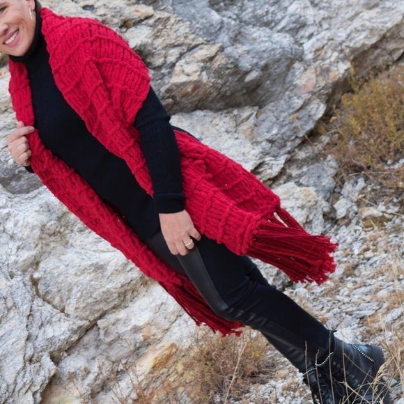 New! Handmade Oversized Knitted Bright Red Scarf - Picture 3 of 12